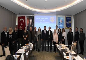 Bakan Uysal Antalya Rotary Kulbnn Konuu Oldu